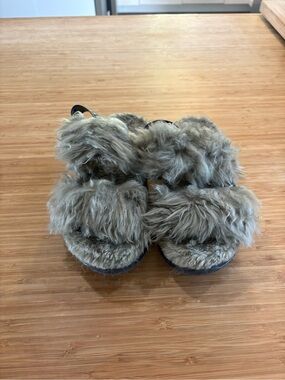 Ugg fluffy